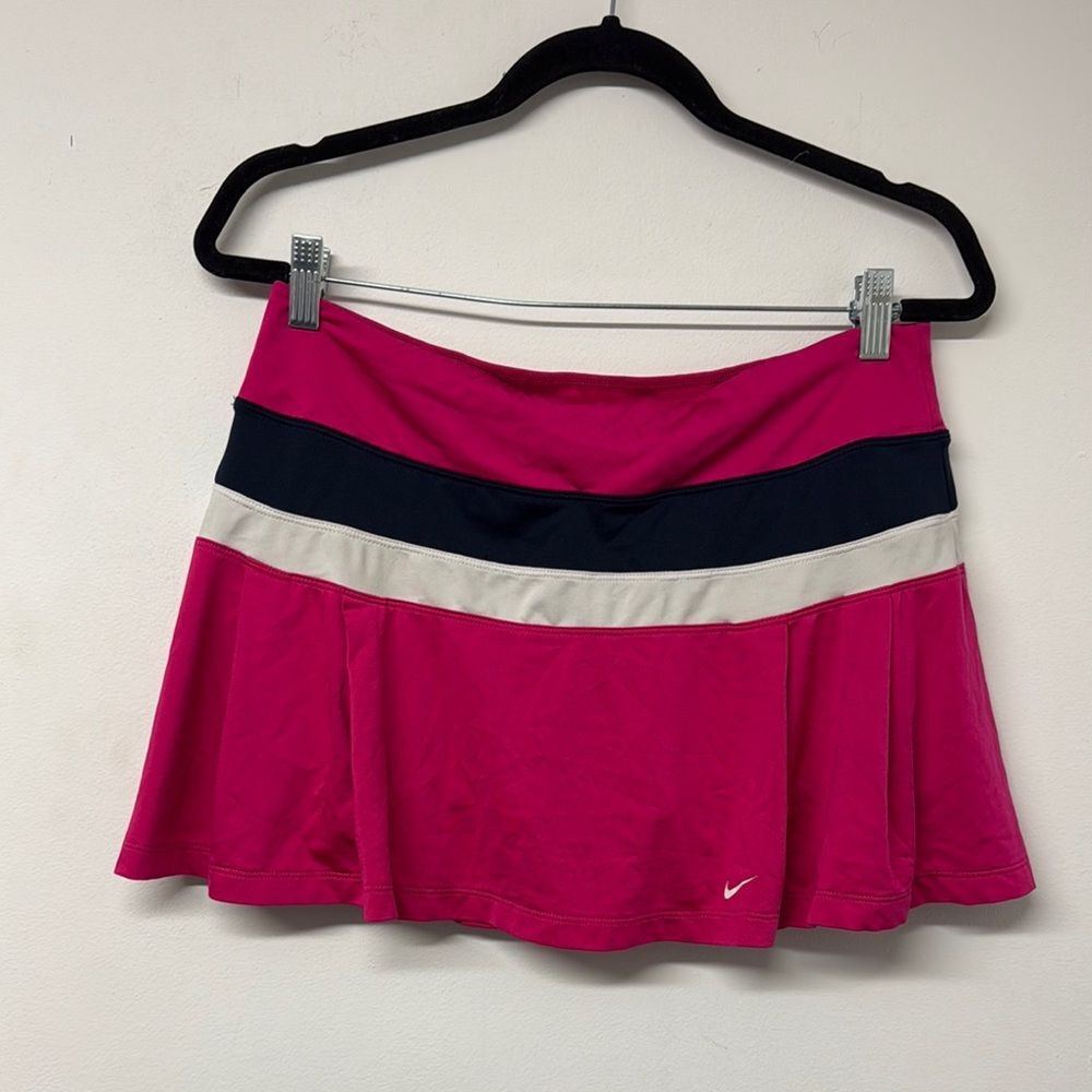 Nike Women's Pink and Navy Skirt